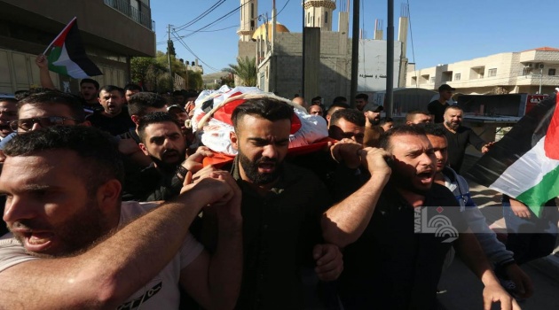 تشيع جثمان الشهيدة عودة في بلدة حوارة جنوب نابلس
