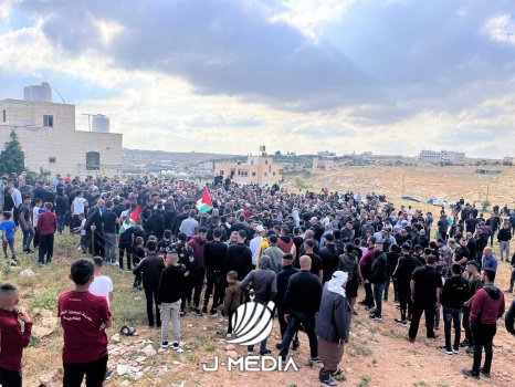 جماهير غفيرة تشيع الشهيد شريف وريدات في الظاهرية