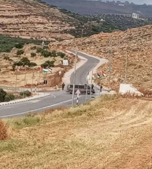 لليوم الثامن: الاحتلال يغلق مدخلي قرية المغير شرق رام الله