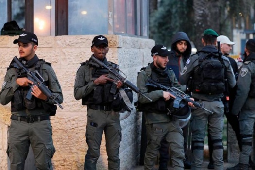 شرطة الاحتلال تعتقل 12 مواطنا من صندلة في الداخل المحتل