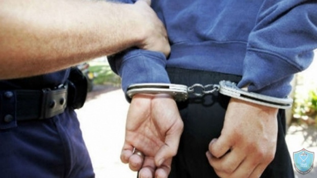 الشرطة تقبض على شخص من أخطر تجار المخدرات في الخليل