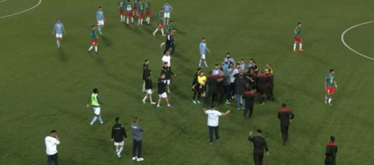 أحداث شغب مؤسفة بين الوحدات والفيصلي في مباراة كرة قدم بالقدس