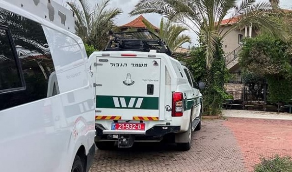 شرطة الاحتلال تقتحم منزل المحرر كريم يونس وتستولي على مركبات وممتلكات