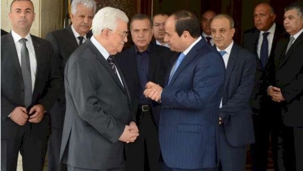 الرئيس عباس ووفود الفصائل يصلون القاهرة اليوم