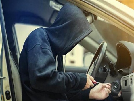 الشرطة تقبض على عصابة سرقت 20 مركبة في الخليل
