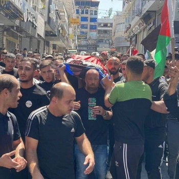 صور...تشييع جثمان الشهيد أبو سعن في طولكرم