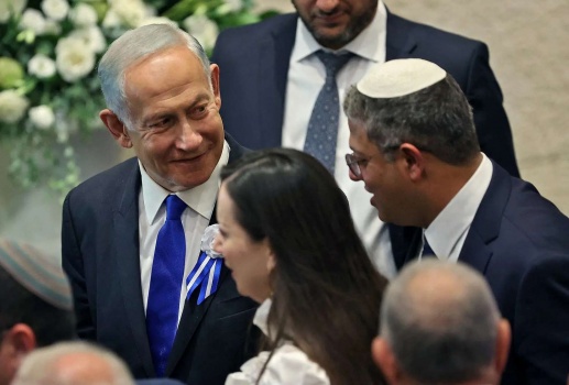 "يديعوت" تكشف تفاصيل خطة إسرائيل لدعم السلطة الفلسطينية