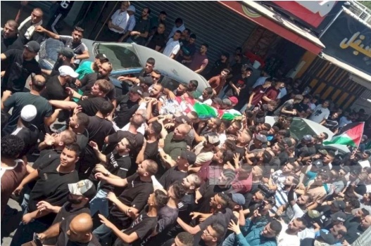 جماهير شعبنا في طولكرم تشيّع جثمان الشهيد محمود جراد