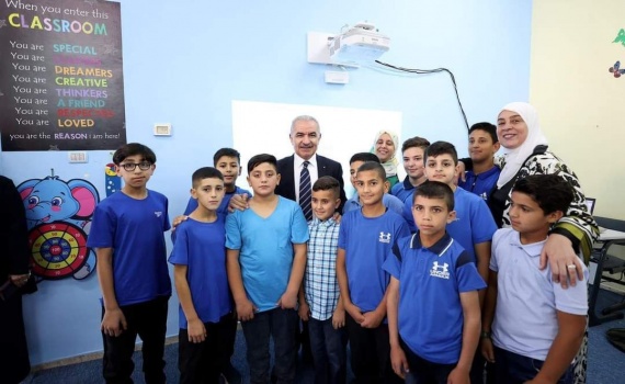 اشتية خلال افتتاحه العام الدراسي: التعليم في فلسطين نوعي