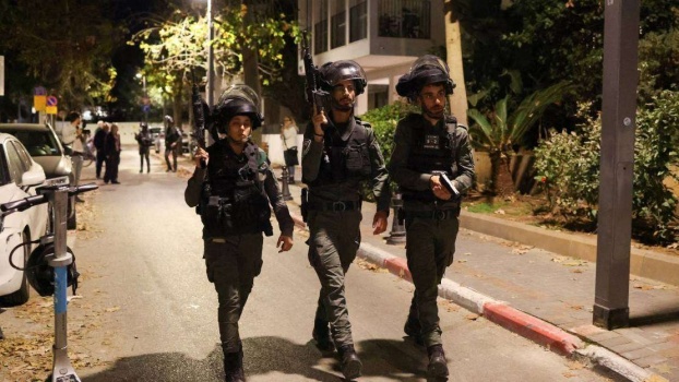 اعتقال والد منفذ عملية ديزنغوف.. إطلاق نار يستهدف الاحتلال في نابلس وطولكرم
