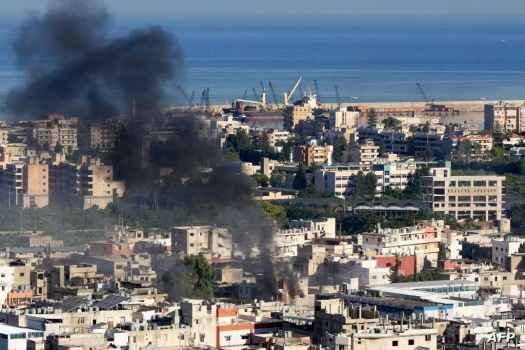 قتلى وجرحى في "عين الحلوة" والرئيس عباس يتلقى اتصالاً من ميقاتي ويصدر تعليماته لتحقيق الهدوء