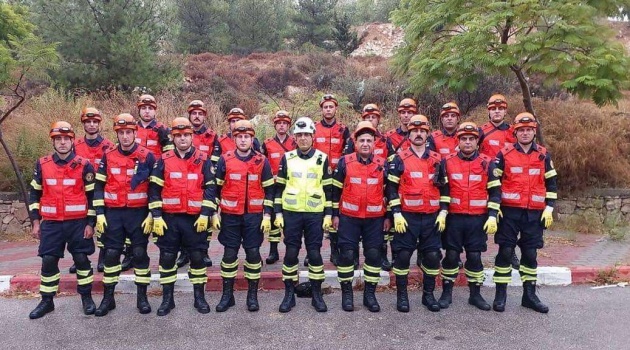 فريق فلسطين للتدخل يغادر إلى ليبيا للمشاركة في عمليات البحث عن ناجين