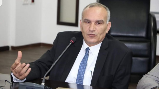 وزير الاتصالات يعلن انتهاء الأزمة مع عدد من المتاجر الالكترونية الصينية