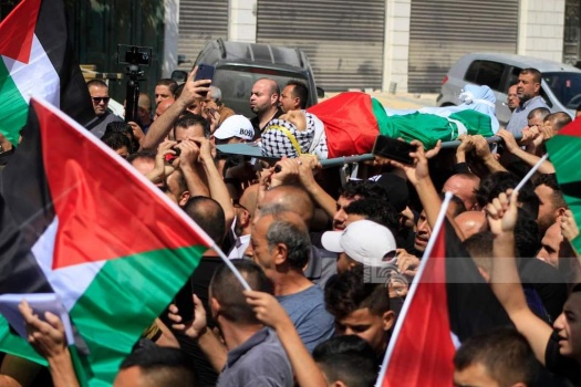 اصابات ومواجهات عنيفة في حوارة .. جماهير غفيرة تشيع الشهيد لبيب ضميدي