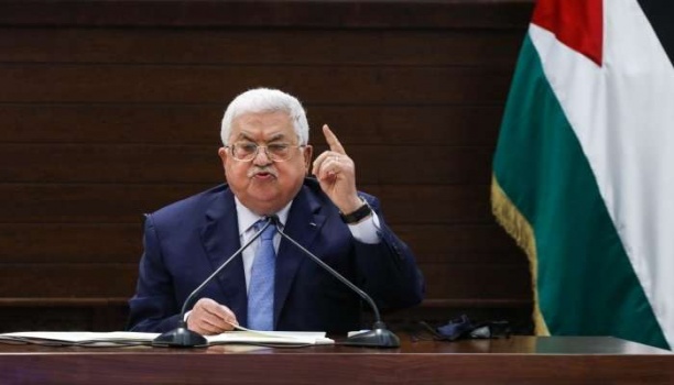 الرئيس عباس يؤكد حق الشعب الفلسطيني في الدفاع عن نفسه