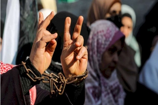 حماس تجري محادثات للإفراج عن رهائن اسرائيليين مقابل تحرير أسيرات فلسطينيات