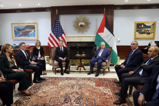 الرئيس عباس يغادر الاردن وينسحب من لقاء القمة المقرر غدا