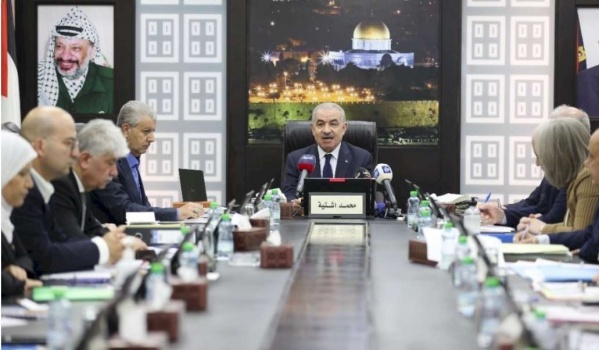 مجلس الوزراء يكلف رؤساء الدوائر الحكومية بتنظيم عمل الموظفين