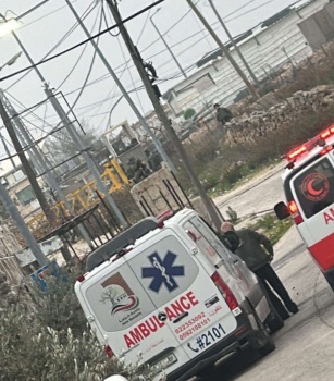 الاحتلال يطلق النار على سيدة في البيرة بزعم حيازتها سكينا
