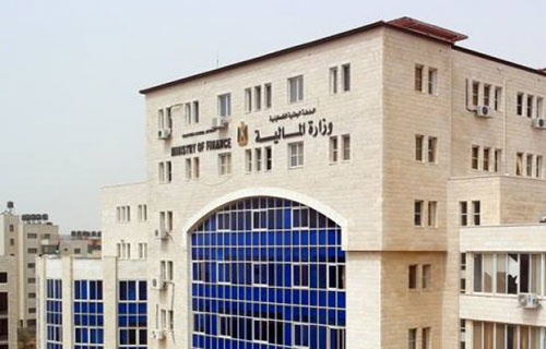 وزارة المالية توضح أسباب وصول حوالات للموظفين المقترضين