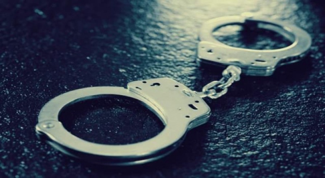 الشرطة تقبض على مطلوب صادر بحقه مذكرة قضائية بتهم غسيل أموال بقيمة 40 مليون شيقل في الخليل