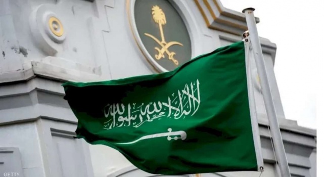 السعودية في ورطة.. المسيّرات تُجبرها على إغلاق خط النفط الاستراتيجي