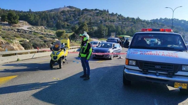 مقتل جندي اسرائيلي واصابة 8 بعملية إطلاق نار قرب حاجز الزعيم واستشهاد المنفذين