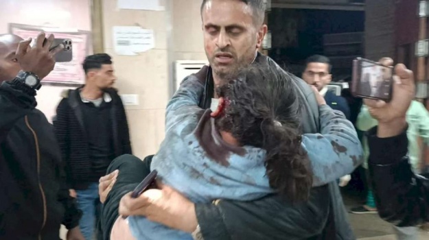مجزرة جديدة: 22 شهيدا وعدد من الإصابات في استهداف منزل يعود لعائلة زعيتر في دير البلح