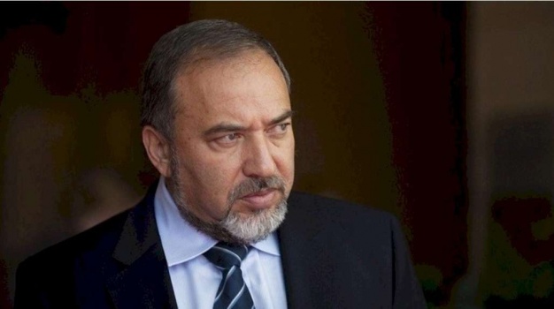 ليبرمان: التخلص من نتنياهو مكافأة للإسرائيليين