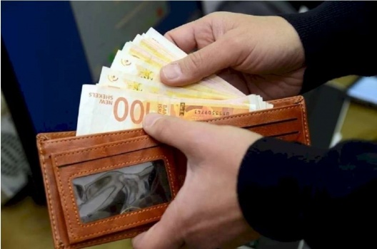 المالية: الرواتب الخميس بنسبة 65% بدون مستحقات