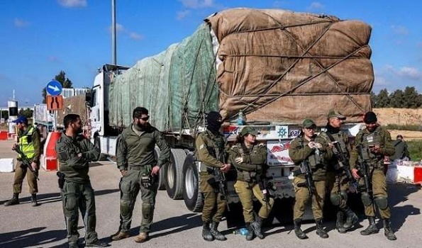 بريطانيا: نحتاج إلى ٥٠٠ شاحنة يوميا لإطعام المدنيين في غزة