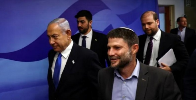حكومة الاحتلال تخطط لقرصنة مليار دولار من الأموال الفلسطينية لسد العجز بموازنتها