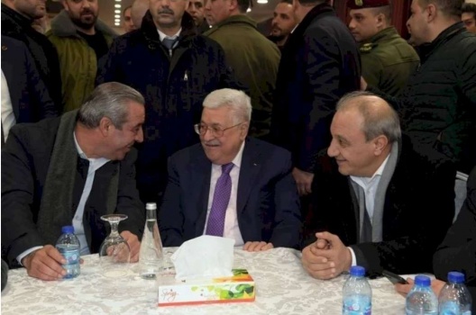 لأول مرة منذ بدء الحرب.. إسرائيل تدرس الاستعانة بمسؤولين بالسلطة الفلسطينية لإدارة غزة
