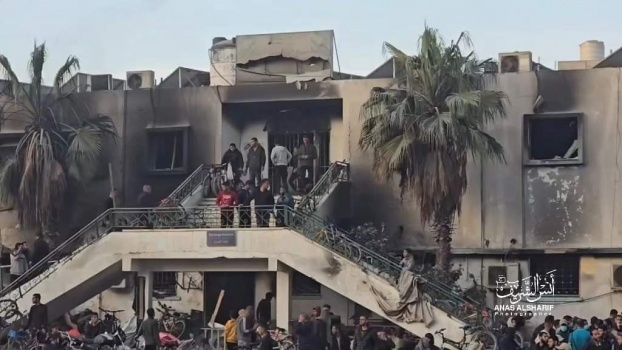 الدفاع المدني بغزة: الاحتلال أعدم مدنيين مكبلي الأيدي بمجمع الشفاء