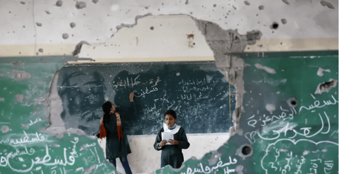 "التربية": 6050 طالبا استُشهدوا و408 مدارس تعرضت للقصف والتخريب منذ بداية العدوان