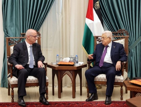 السيد الرئيس يصدر مرسوما رئاسيا بإعادة تشكيل لجنة الانتخابات المركزية برئاسة رامي حمد الله