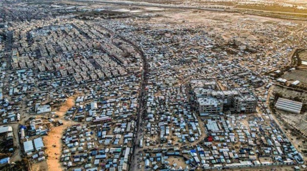 خيام النازحين في رفح.. أفران للبشر