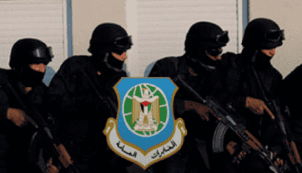 المخابرات تلقي القبض على شخصين من أخطر المطلوبين للعدالة في الخليل