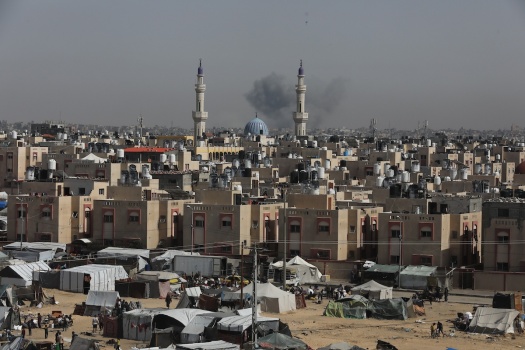 العدوان الإسرائيلي على رفح يتوسع و900 ألف نزحوا قسرًا منها