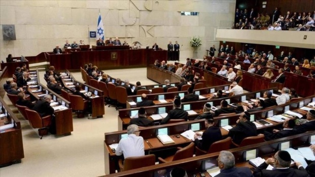 الكنيست يصادق على مشروع قانون للاستيلاء على أموال عائلات الشهداء والأسرى من المقاصة