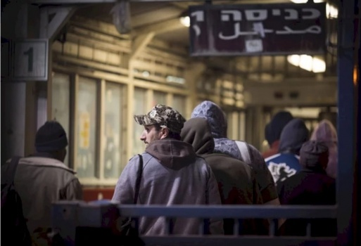 تقرير: أكثر من 10 آلاف عامل فلسطيني يعملون حالياً بمستوطنات الضفة
