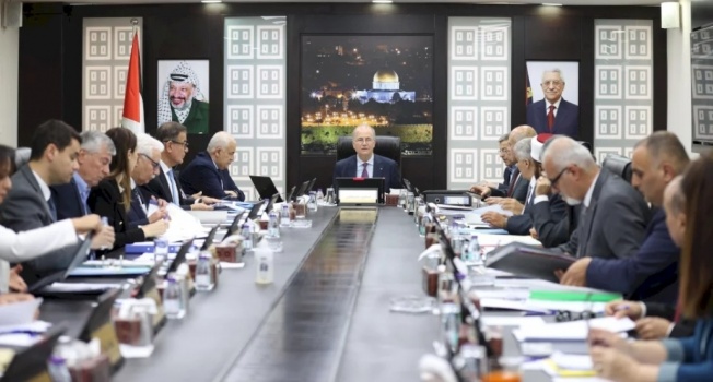 مجلس الوزراء يناقش سيناريوهات عدة للتعامل مع الأزمة المالية في ظل استمرار إسرائيل باحتجاز أموال المقاصة
