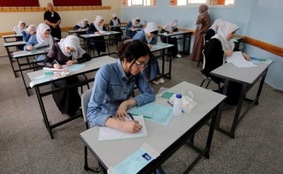 لأول مرة.. طلبة الضفة يؤدون امتحانات "التوجيهي" بلا غزة