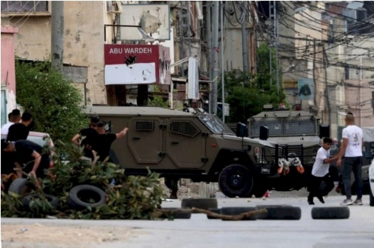 إصابة طفلين بشظايا الرصاص واعتقال 8 مواطنين باقتحام بلاطة
