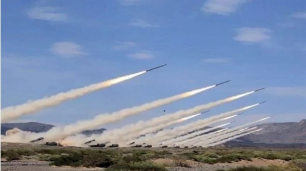 رداً على اغتيال أبو نعمة.. حزب الله يطلق 200 صاروخ على مواقع إسرائيلية