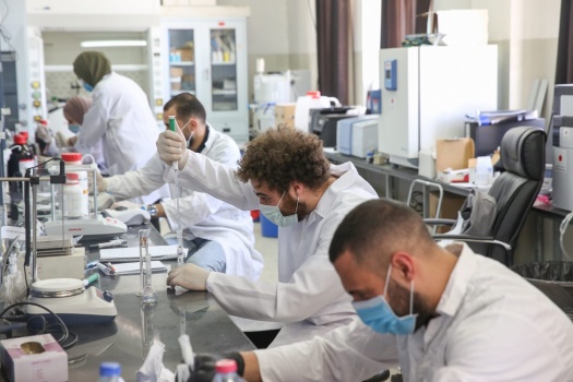 خريجو العلوم الطبية المخبرية في جامعة القدس يتأهلون للجلوس لامتحان البورد الأمريكي (ASCP) بعد الاعتماد الأكاديمي (NAACLS)