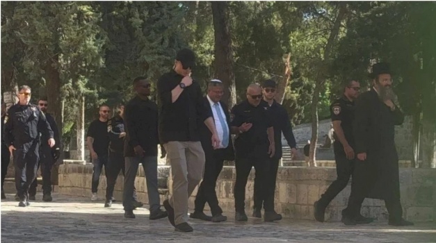 بن غفير يقتحم المسجد الأقصى المبارك