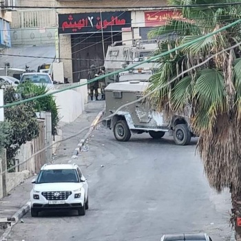 الاحتلال يعتقل شاباً بعد محاصرة منزل عائلته في بيت لحم