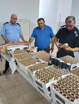 الشرطة والوقائي يضبطان 1450 عبوة ألعاب نارية في الخليل