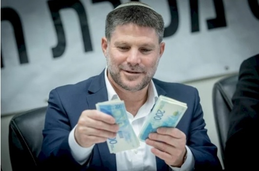 سموتريتش يصادر 100 مليون شيكل من عائدات الضرائب الفلسطينية